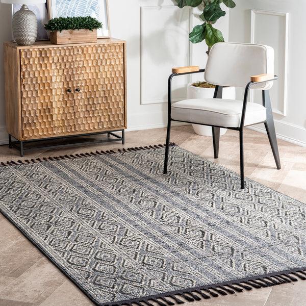Nuloom Chenoa Striped Tribal Tassel Ivory