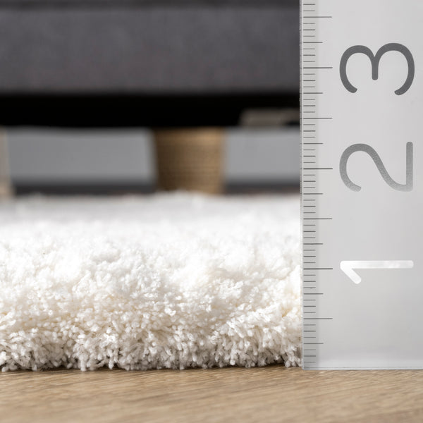 Nuloom Elsie Contemporary Shag Area Rug White