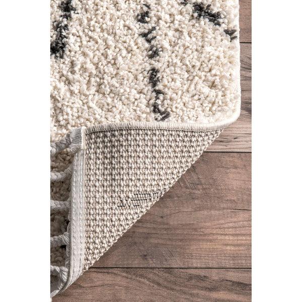Nuloom Erin Moroccan Diamond Tassel Rug Off White