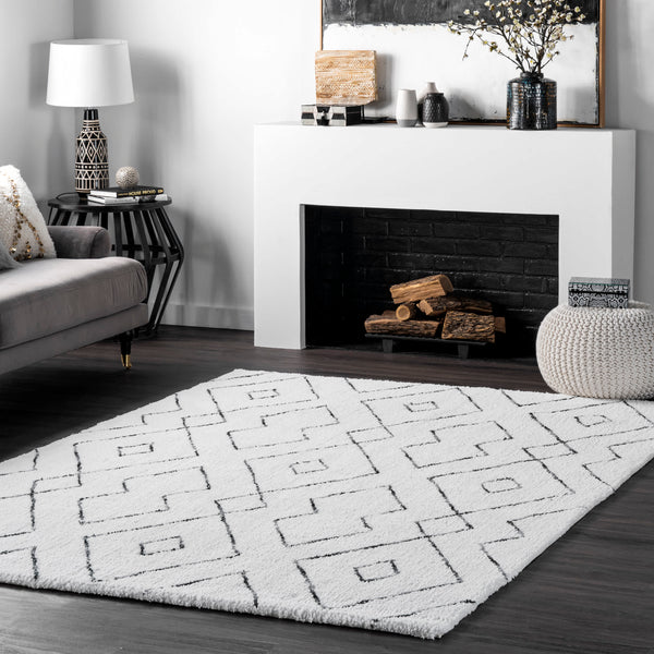 Nuloom Hand Tufted Beaulah Shaggy Area Rug White
