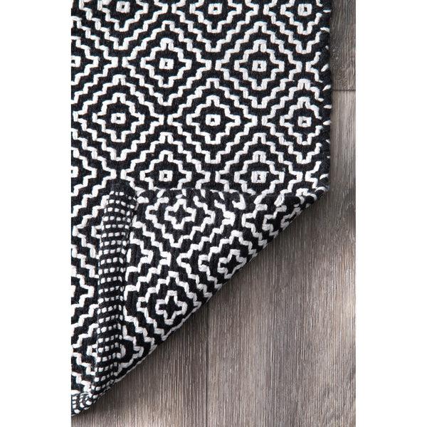 Nuloom Lorretta Geometric Cotton Area Rug Black
