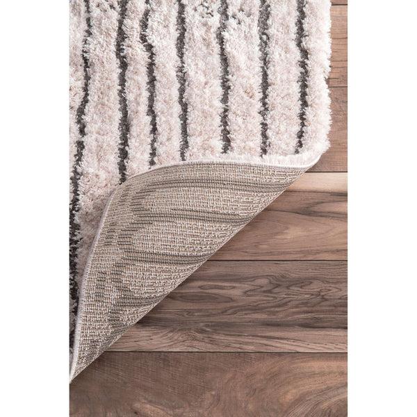 Nuloom Nohemi Moroccan Shaggy Light Beige