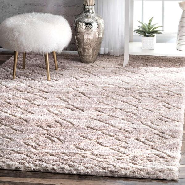 Nuloom Vinita Moroccan Diamonds Shaggy Light Beige