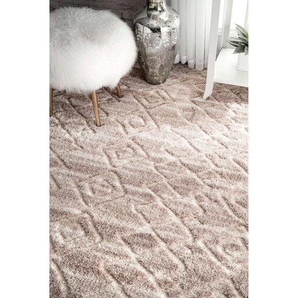 Nuloom Vinita Moroccan Diamonds Shaggy Light Beige