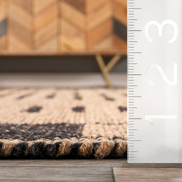 Nuloom Ranae Tribal Zigzag Bordered Jute Area Rug Natural