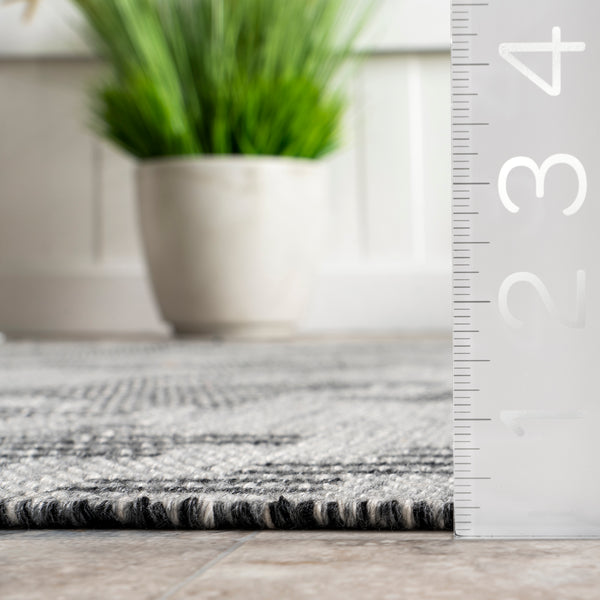 Nuloom Resi Geometric Striped Indoor/Outdoor Area Rug Dark Gray