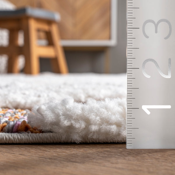 Nuloom Rumi High-Low Chevron Kids Tassel Area Rug Ivory