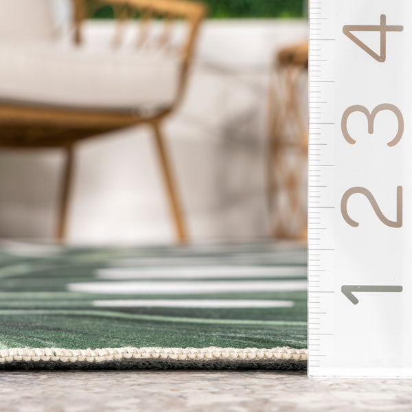 Nuloom Taka Palm Indoor/Outdoor Machine Washable Area Rug Green