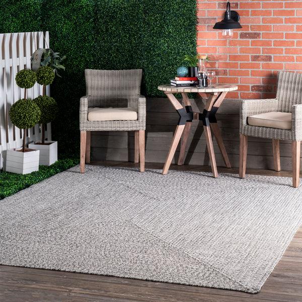 Nuloom Wynn Braided Indoor/Outdoor Area Rug Salt And Pepper