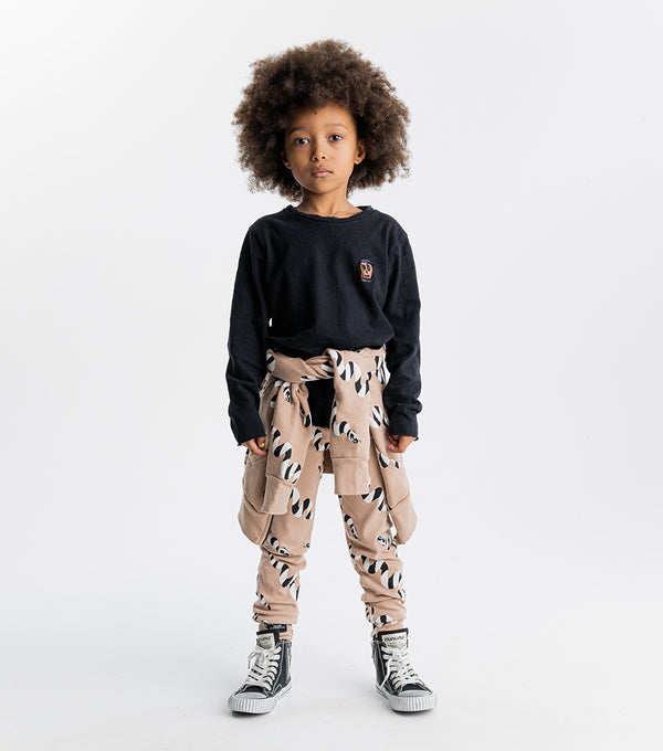 Nununu Dizzy Skull Patch Shirt Black