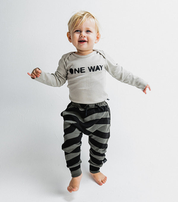Nununu One Way Onesie Smokey Grey
