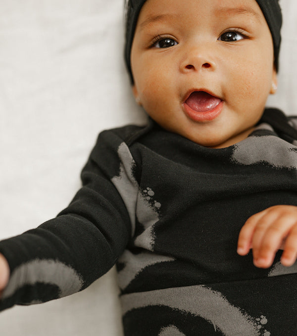 Nununu Smile Onesie Black