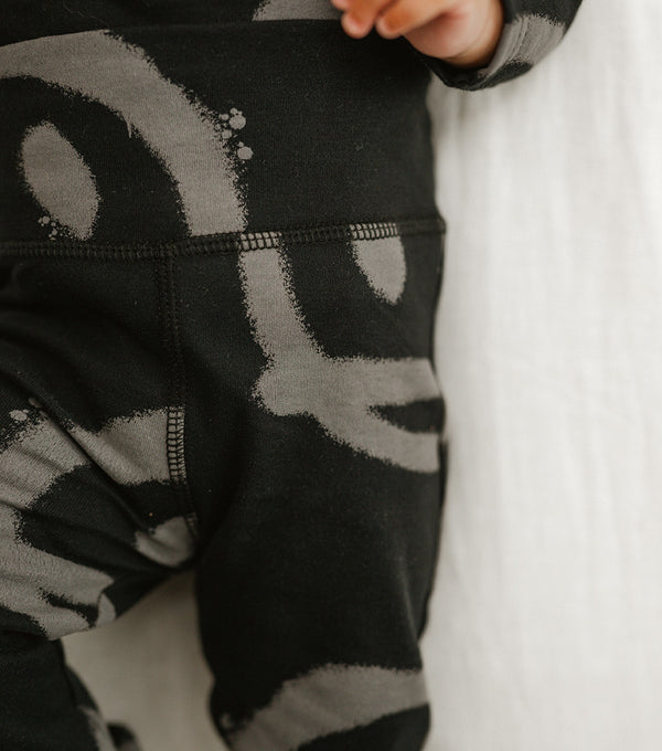 Nununu Smiles Footed Leggings Black