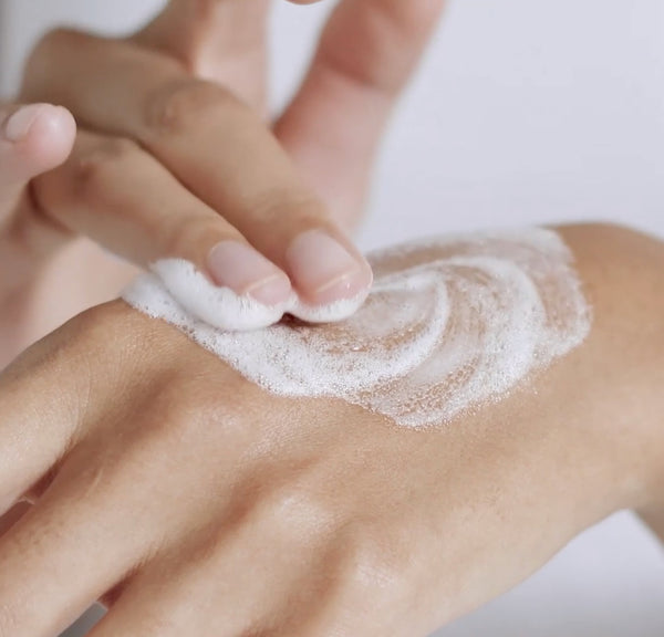 Nuori VITAL FOAMING CLEANSER TRAVEL SIZE