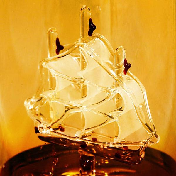 Nutrichef Glass Whiskey Decanter Set - Enhances Flavor - 780ml Clear Glass