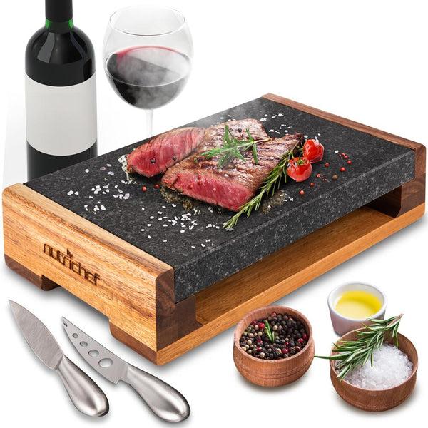 nutrichef Natural Granite Stone Sizzling Steak Plate - Grilled Meat Food Presentation Serving Platter Set With Stainless Steel Knives