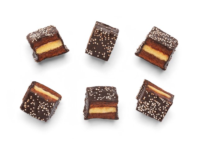 Nuts Hot Cocoa Cake Bite