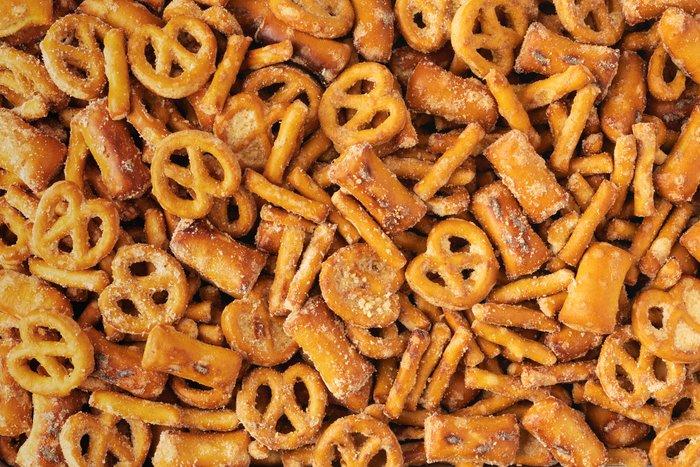 Nuts Smoked Gouda Pretzel Mix