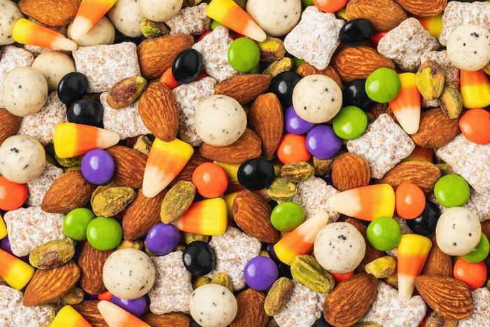 Nuts Spooky-licious Snack Mix