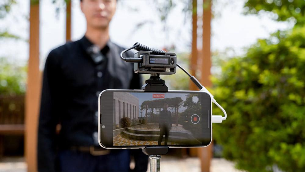 Nux B-10 Vlog 2.4GHz Wireless Lavalier Mic System