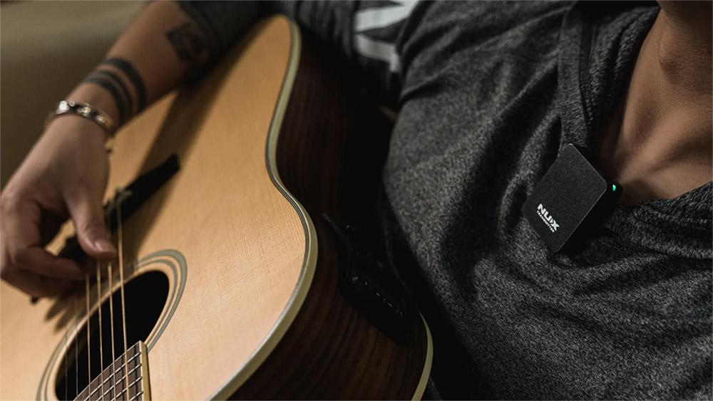 Nux B-10 Vlog 2.4GHz Wireless Lavalier Mic System