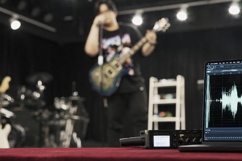 Nux B-3RC 2.4GHz Wireless Microphone System