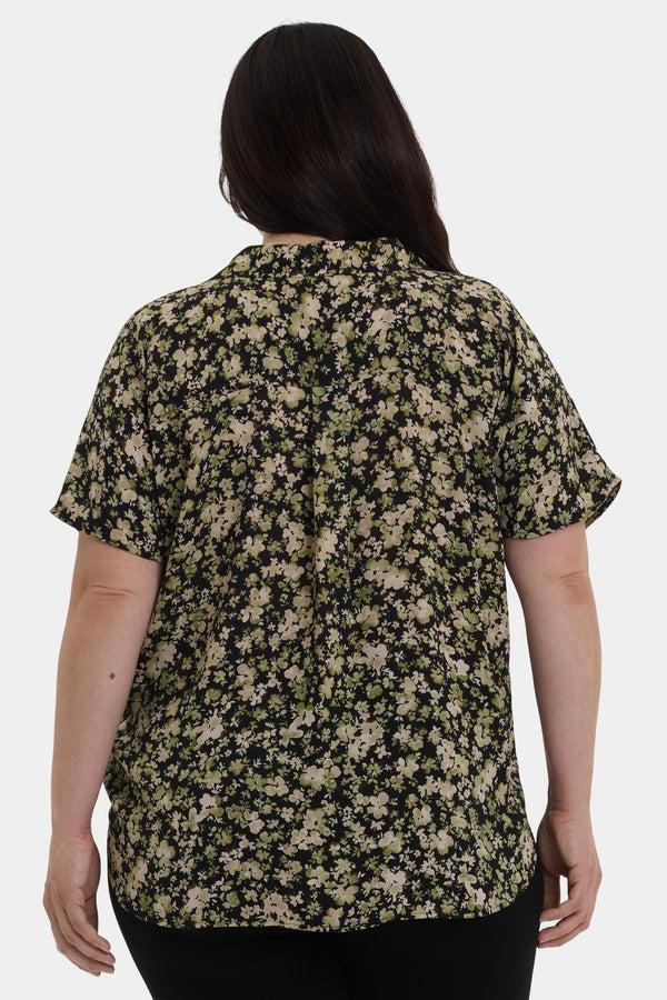 nydj Becky Short Sleeved Blouse In Plus Size