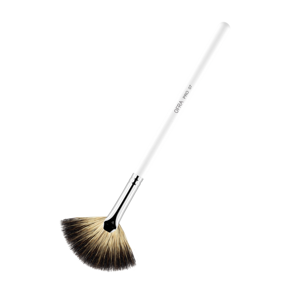 ofra cosmetics Brush #7 - Highlighting Fan