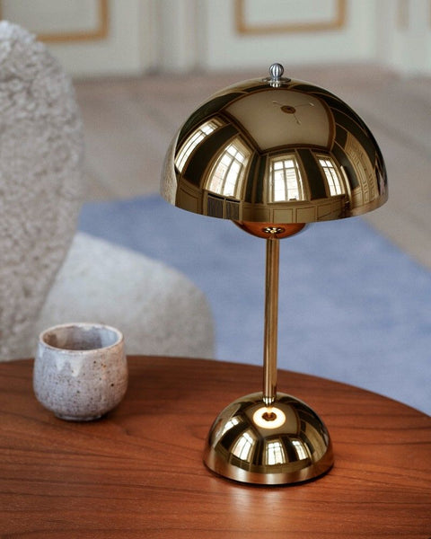 ok design Flowerpot VP9 Table Lamp Brass