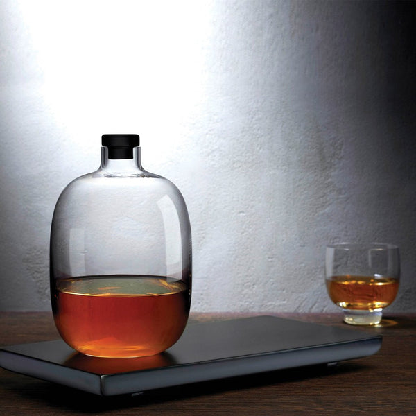 Ok Design Malt Whiskey Bottle With Wooden Tray
