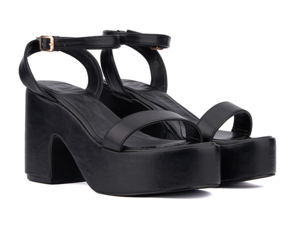 olivia miller Women's Charmer Platform Heel