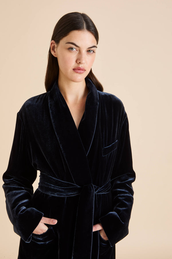 Olivia Von Halle Capability Eclipse Navy Robe In Silk Velvet Navy