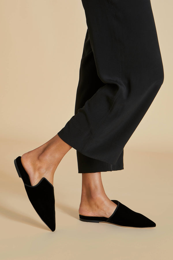 Olivia Von Halle Contessa Verona Black Slippers In Velvet