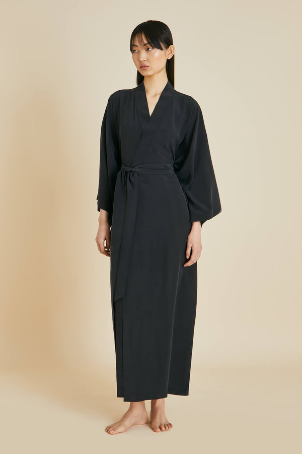 Olivia Von Halle Queenie Black Robe In Silk Crêpe De Chine Black