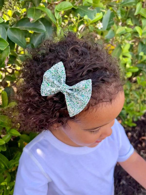 Olivia's Bow Birthstone Bow: May Emerald