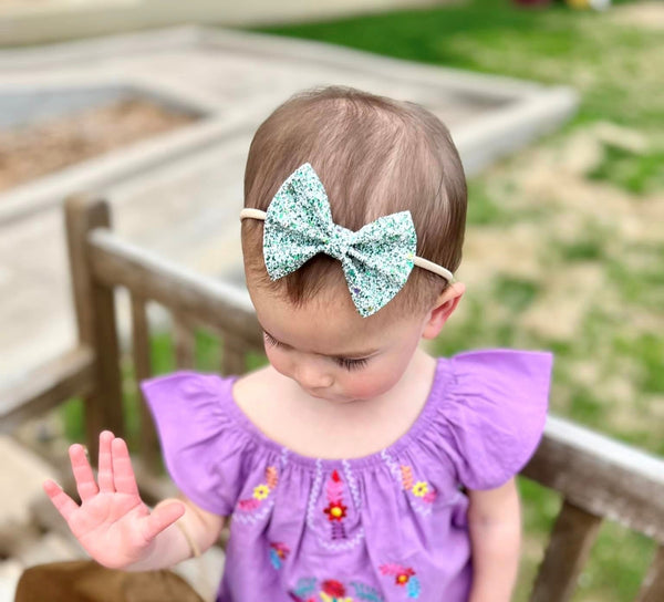 Olivia's Bow Birthstone Bow: May Emerald