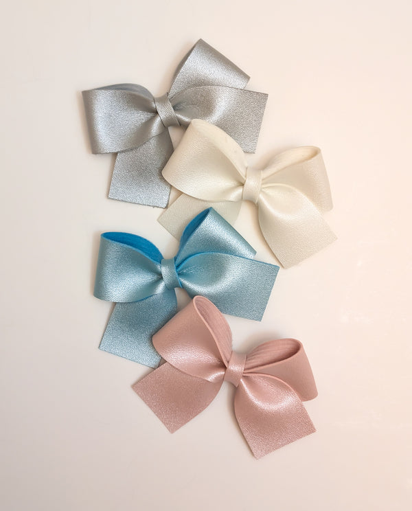 olivia's bow Frosted Leathers
