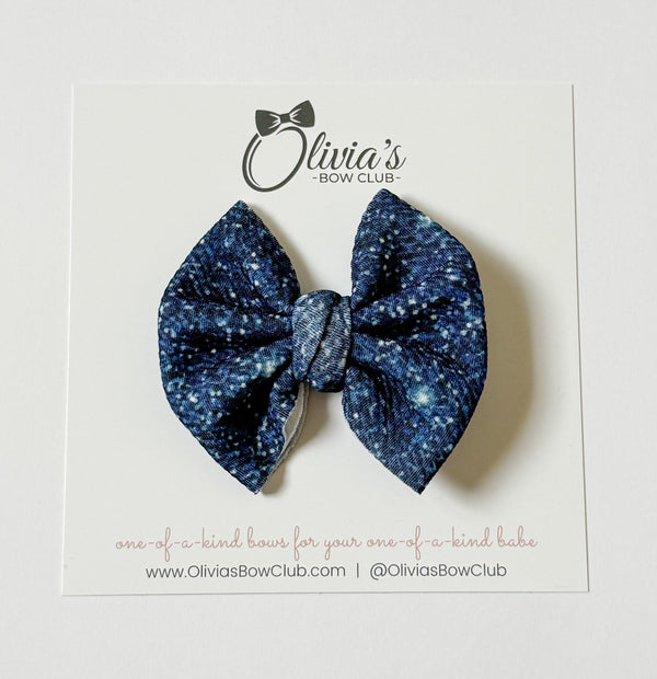 olivia's bow Midnight - Classic Bow