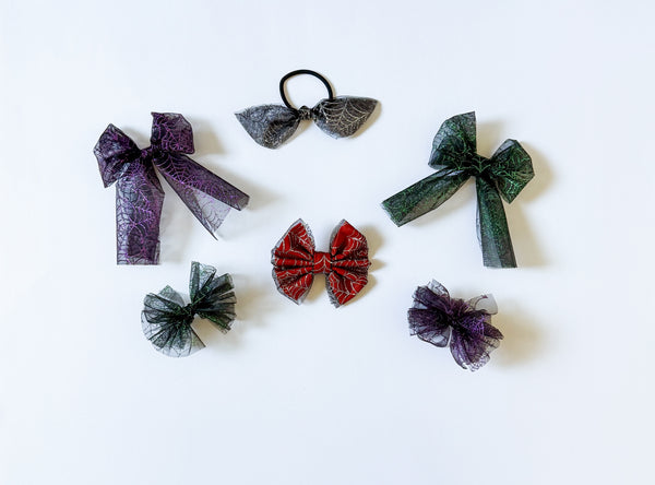 Olivia's Bow Webbed & Wild Genevieve's