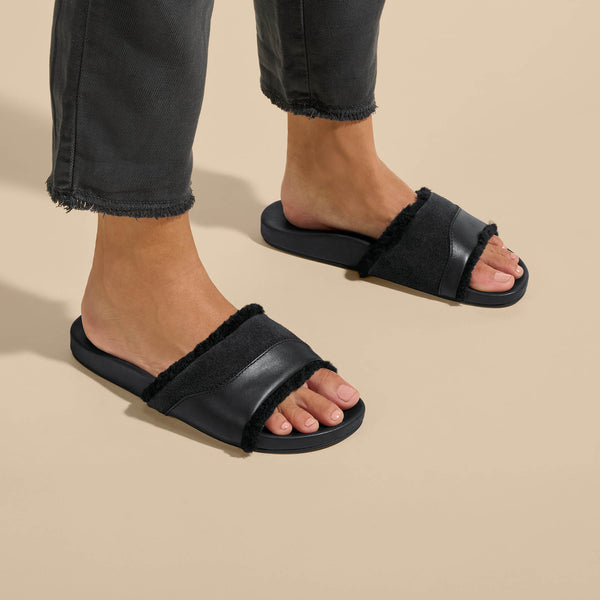 Olukai Hō‘ala Slide Black