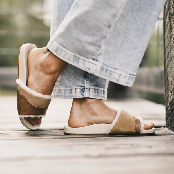 Olukai Hō‘ala Slide Tan