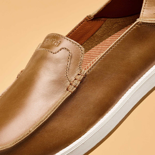 Olukai Kākaha Nia Fox