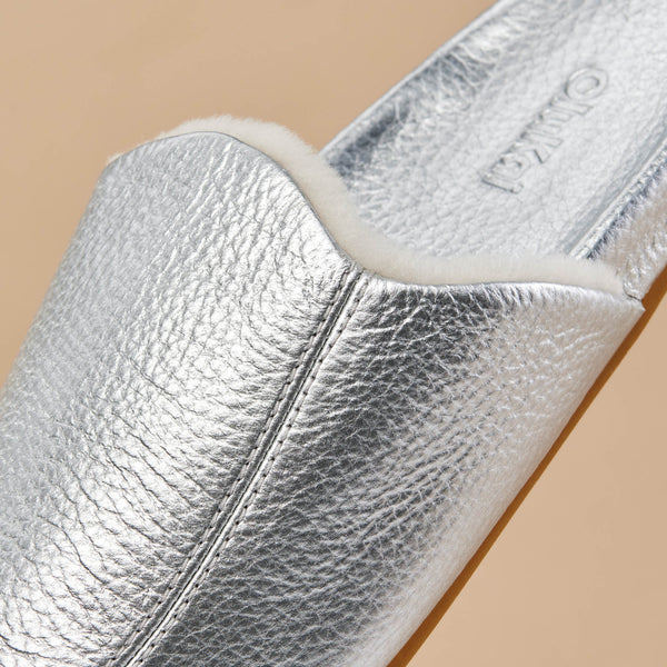 Olukai Kōnea Silver