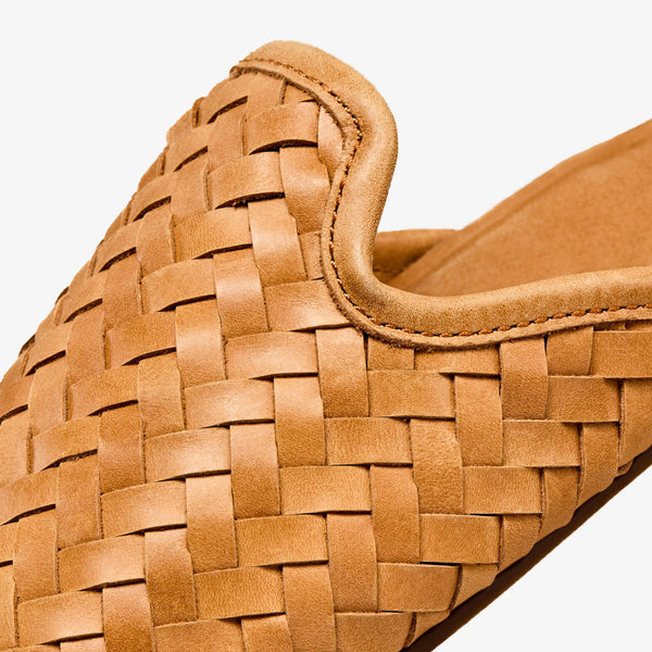 Olukai Mi‘i Kukui Brown