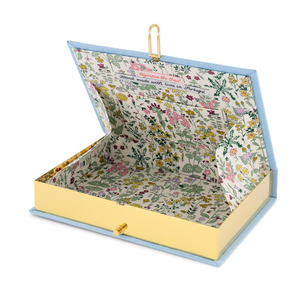 Olympia Le Tan Pavlova