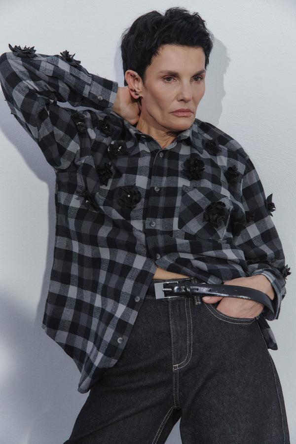 Omelia SHIRT WITH PIERCINGS MADE OF FLOWERS 01 CBWB