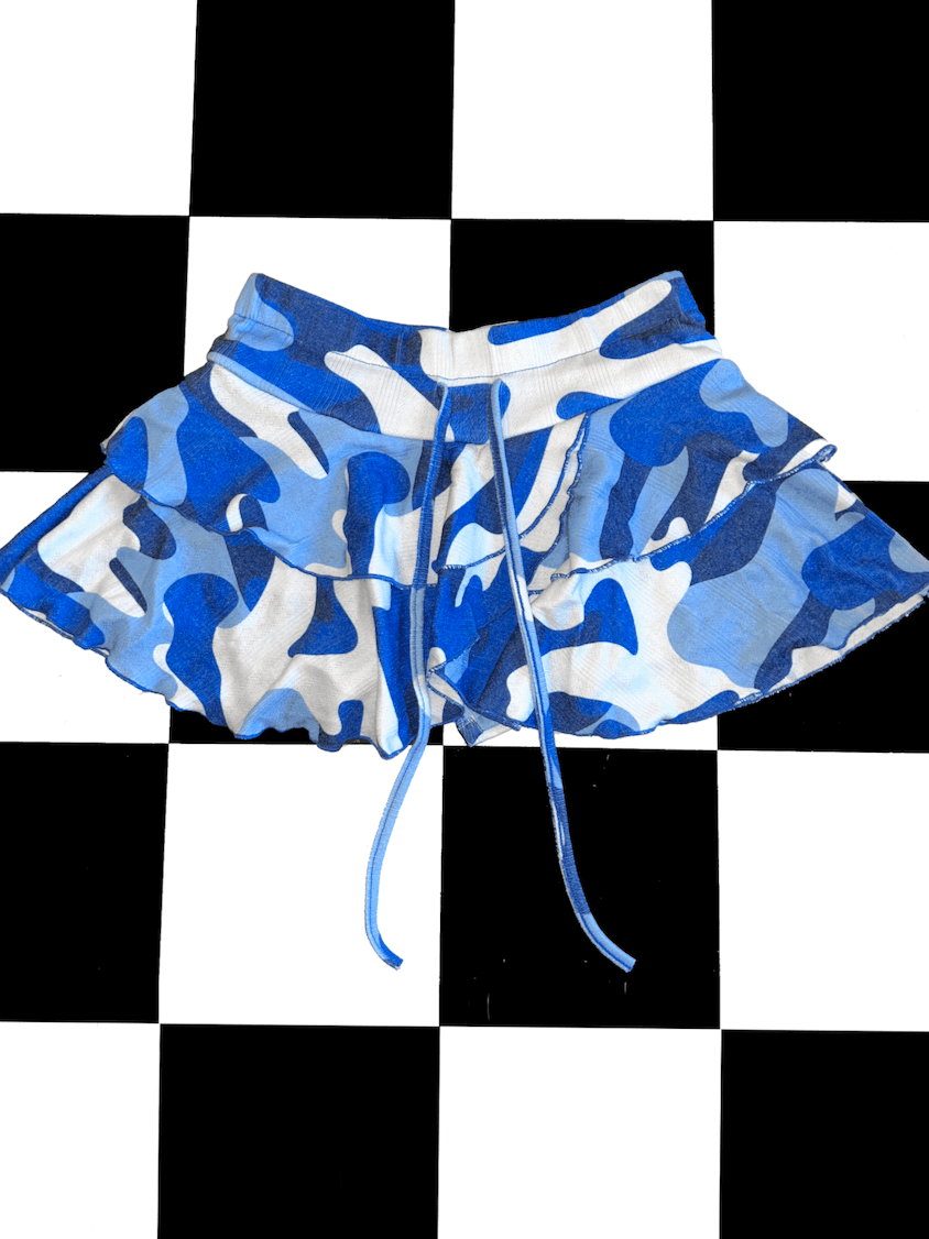 o'mighty CAMO POINTELLE SKORT IN BLUE