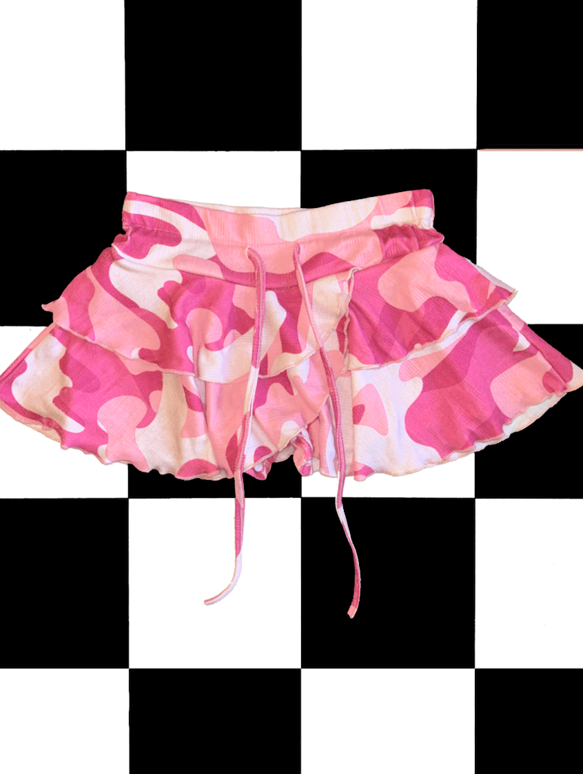 o'mighty CAMO POINTELLE SKORT IN PINK