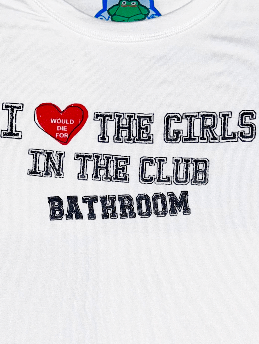 o'mighty GIRLS IN THE CLUB BATHROOM IN WHITE