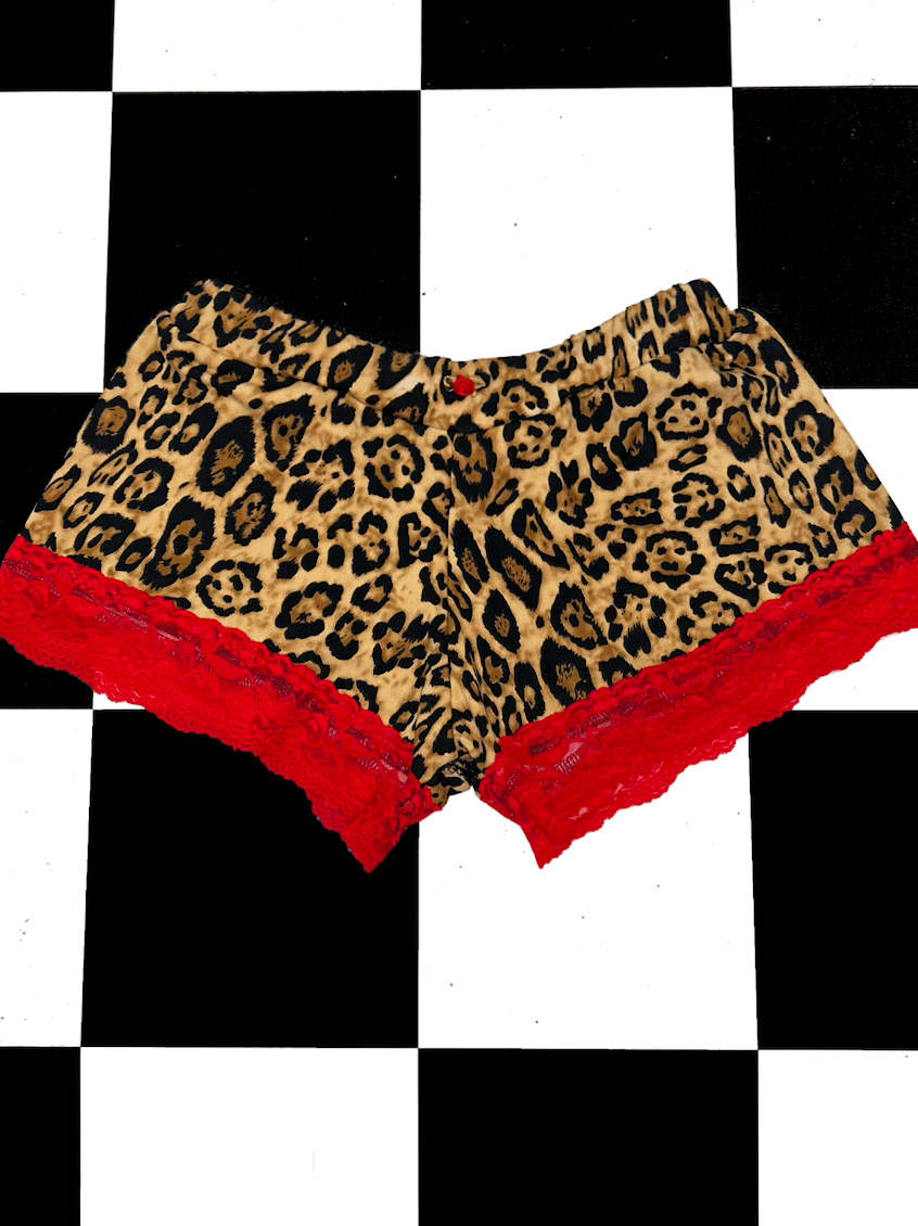 o'mighty KITTY LACE SHORT IN BIG LEOPARD RED LACE